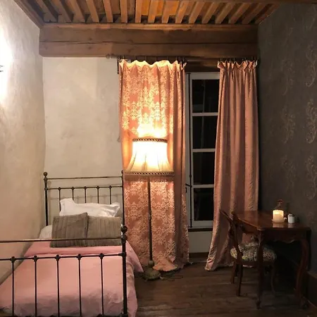 Domaine Du Tres-haut - Chateau De Guest house