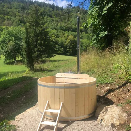 Domaine Du Tres-haut - Chateau De Montanges