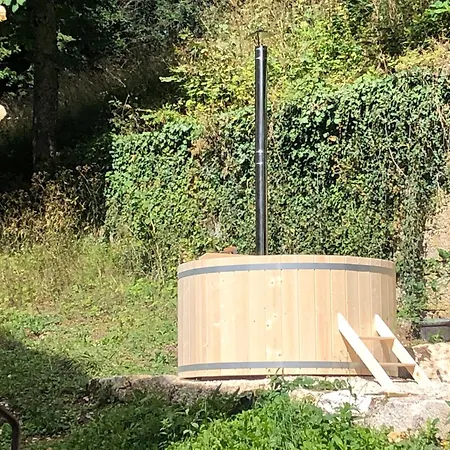 Domaine Du Tres-haut - Chateau De 3* Montanges