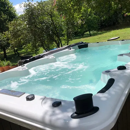 Domaine Du Tres-haut - Chateau De Pensionat